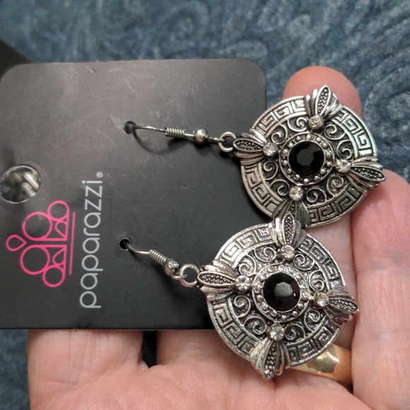 Five Pairs of New Paparazzi Pierced Earrings A153 - Picture 6 of 7